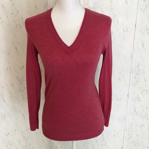 Banana Republic Sweaters - Banana Republic V-Neck Sweater